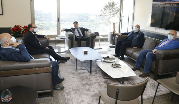 Minister Abiad Tours the Vaccination Center at Balamand University