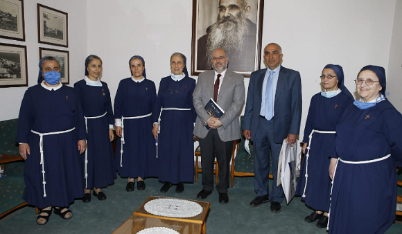 Minister Abiad Inspects the Psychiatric Hospital of the Cross