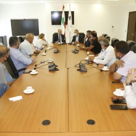 Hasan Met with the Parents of the Students Studying Abroad and a Delegation from the World Bank