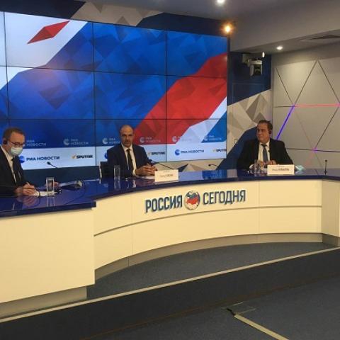 Health Minister and Industry Minister Attend Meetings in Russia