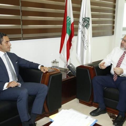 Minister Abiad Discussed the Arrangements for Receiving Omani Medical Assistance