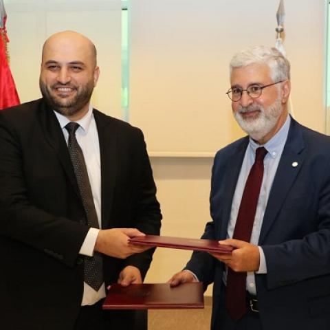 اتفاقية تعاون بين الصحة والجامعة الأميركية لتعزيز كفاءة المستشفيات الحكومية
