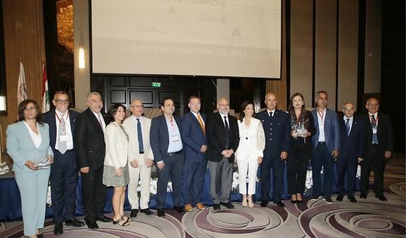الأبيض في المؤتمر السنوي لنقابة المعالجين الفيزيائيين