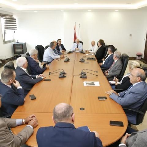 Abiad Briefed the Syndicate of Private Hospitals on the New Mechanism for Covering the War-Wounded