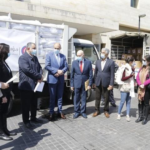 Minister Hasan Received a Donation from Amel Foundation