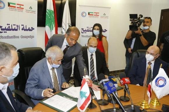 وزير الصحة وقع على اتفاقية مع الهلال الأحمر الكويتي لتوفير لقاحات