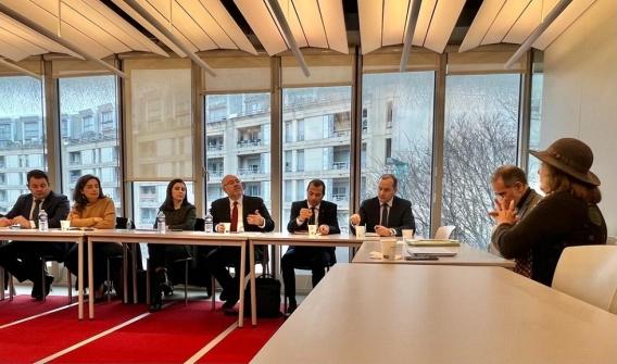 Minister Abiad Met with his French Counterpart in France