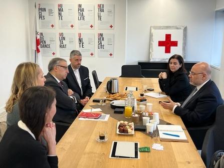 Abiad Examines Ways to Coordinate Efforts to Implement the National Health Strategy's Priorities