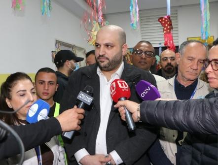 وزير الصحة جال على مراكز إيواء النازحين وأعلن ربطها بمراكز الرعاية لتأمين الخدمات الصحية