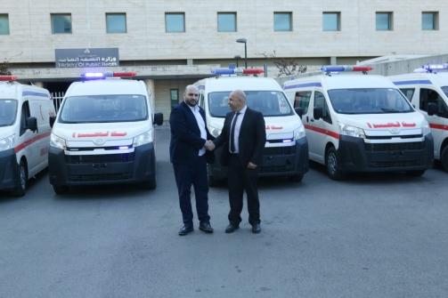 MoPH Hands Over 5 Iraqi-Donated Ambulances to Civil Defense