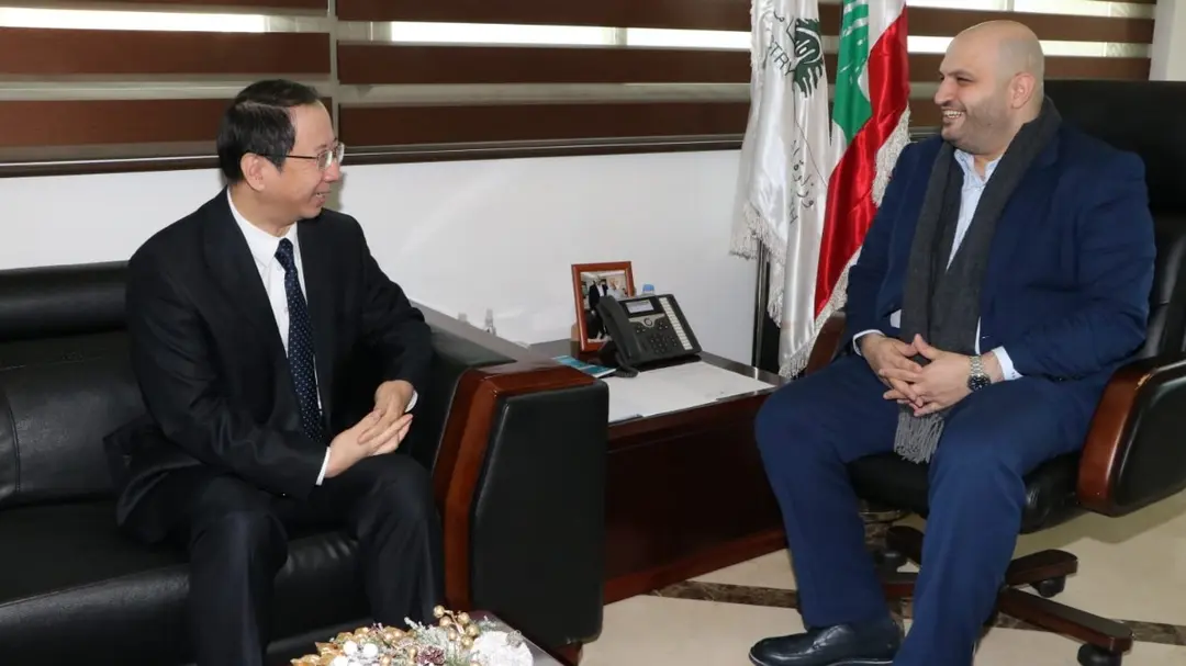 وزير الصحة بحث والسفير الصيني في تعزيزالتعاون بمشاريع الصحة والإستشفاء