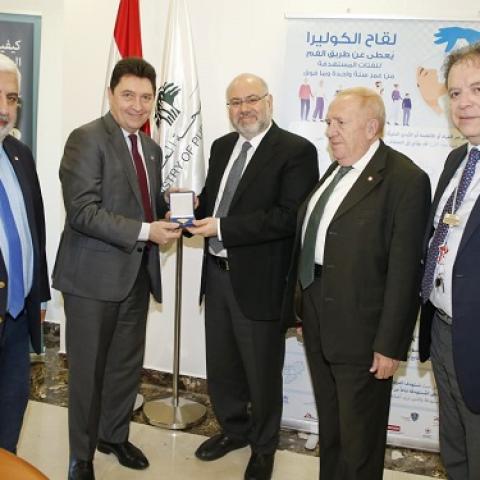 كاديك يؤكد لوزير الصحة استمرار دعم فرنسا للقطاع الصحي