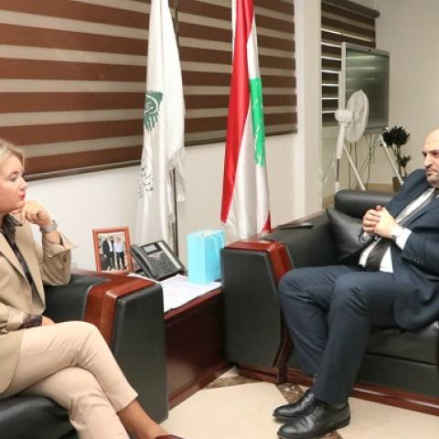 ناصر الدين التقى سفيرة بولندا 