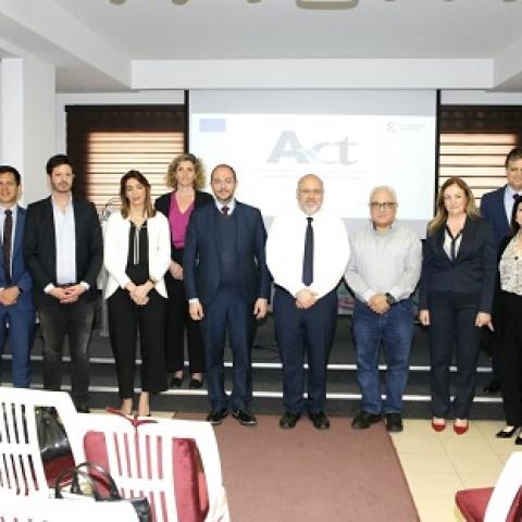 الابيض تسلم من التفتيش المركزي تقرير التدقيق بمستشفى البوار
