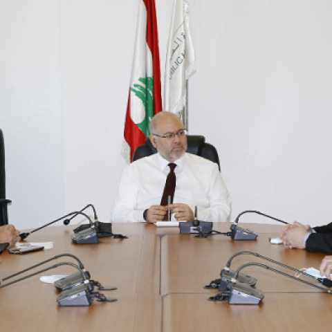 الأبيض أبلغ المستوردين موافقة مجلس الوزراء على تحويل مبلغ مالي للدواء 