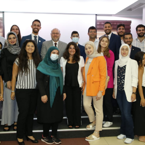 الأبيض وقع مذكرة تفاهم للتعاون مع متطوعين من طلاب الطب والصيدلة: يجمعنا الإيمان بمستقبل أفضل لوطننا