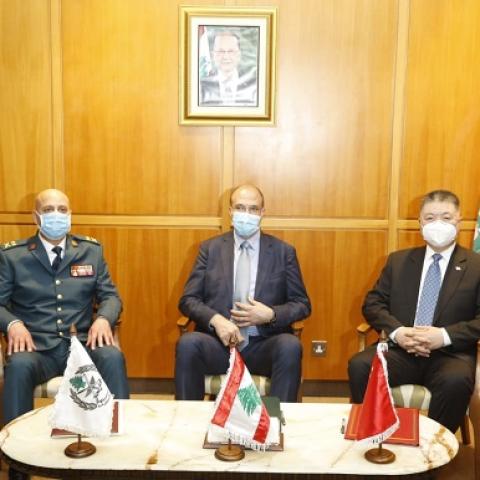 وصول كمية من لقاح سينوفارم هبة من الحكومة الصينية