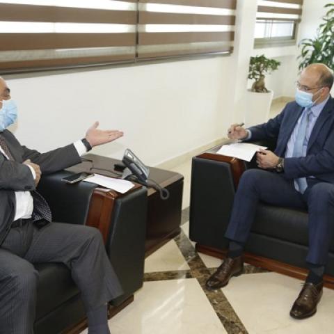 وزير الصحة عرض مع الحجار الحاجات الصحية لإقليم الخروب