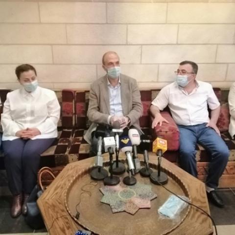 حسن خلال لقائه وفد اللجان الطبية في مستشفيات البقاع