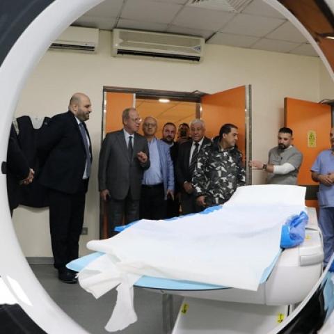 ناصر الدين في افتتاح جهاز CT Scan  في مستشفى الحريري وتكريم موظفيه