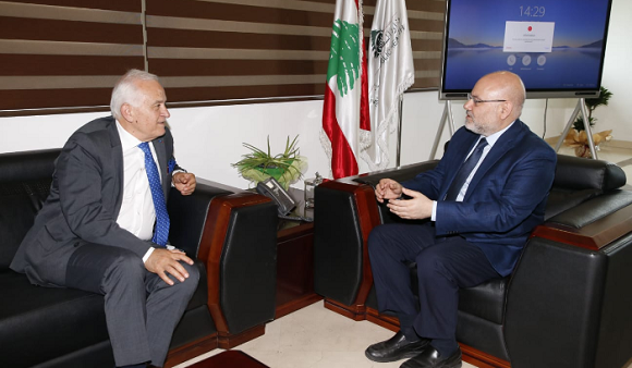 الأبيض هنأ رئيس قسم الطب النسائي في مستشفى "فوش" لنيله وسام الاستحقاق الفرنسي من رتبة ضابط