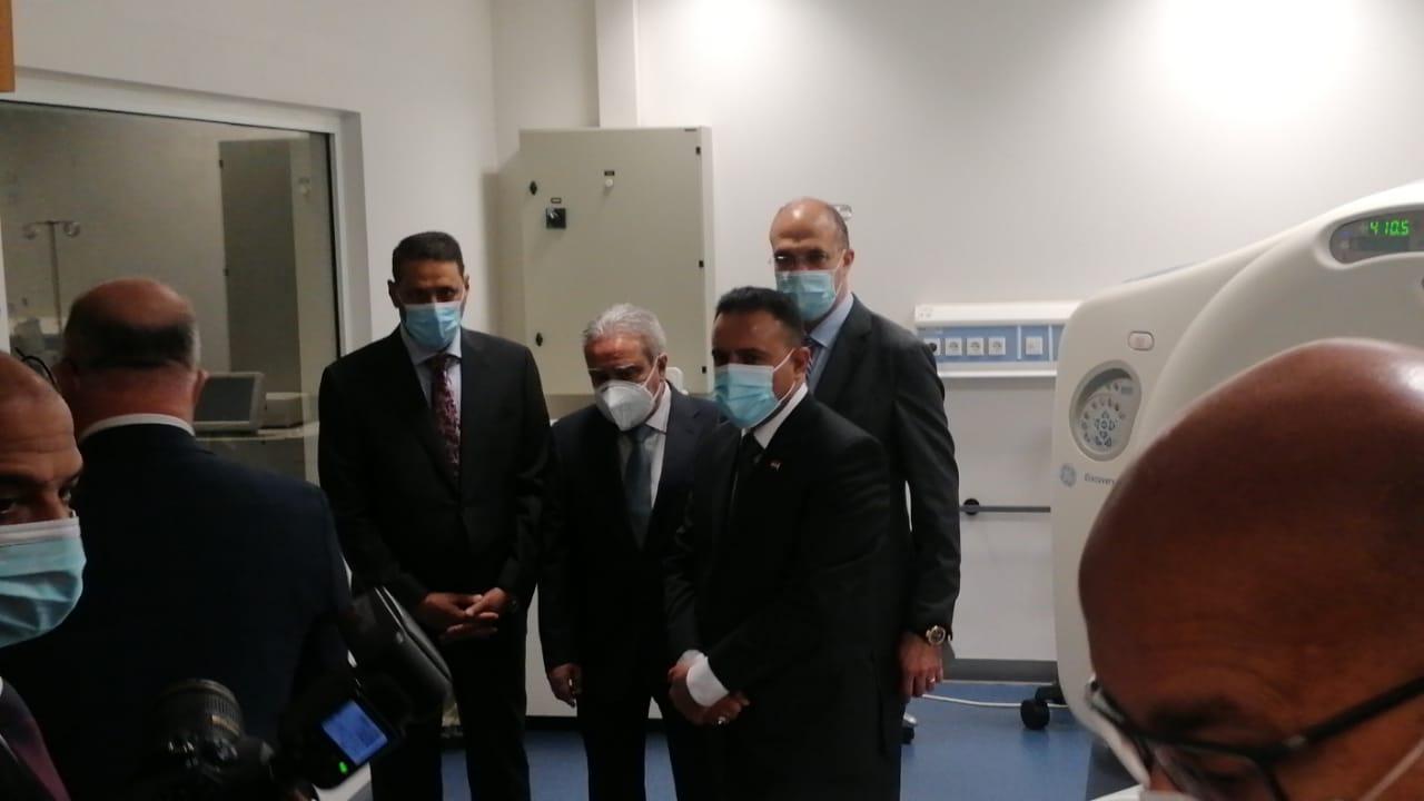حسن جال مع نظيره العراقي في مستشفى الجامعة الاميركية ومركز كليمنصو الطبي