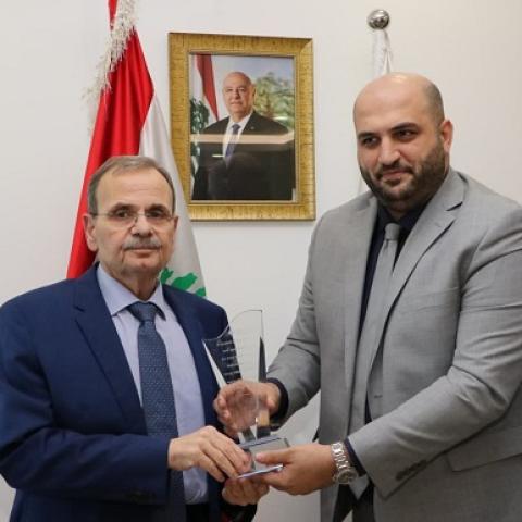 وزارة الصحة كرمت النائب البزري "تقديراً لمسيرته الوطنية في خدمة الصحة العامة" 