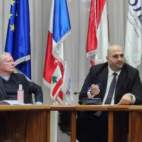 وزير الصحة في أوتيل ديو مكَرَمًا تقديرًا لدعمه الدائم  للمؤسسات الصحية