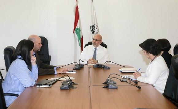 الأبيض تبلغ من مفوضية اللاجئين تقليص التغطية الصحية للنازحين السوريين