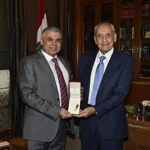منح مدير عام وزارة الصحّة العامة بالإنابة، وسام الأرز الوطني برتبة ضابط