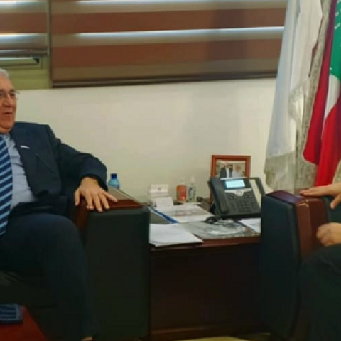 وزير الصحة بحث مع وفد من صندوق قطر للتنمية في تعزيز الشراكة الاستراتيجة 