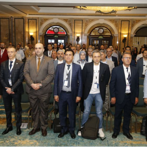 ناصر الدين إفتتح مؤتمر أطباء العيون