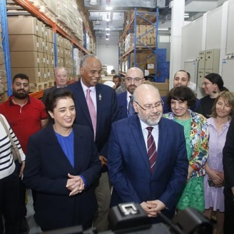 الأبيض جال والمديرة الإقليمية للصحة العالمية على المباني الصحية في الكرنتينا
