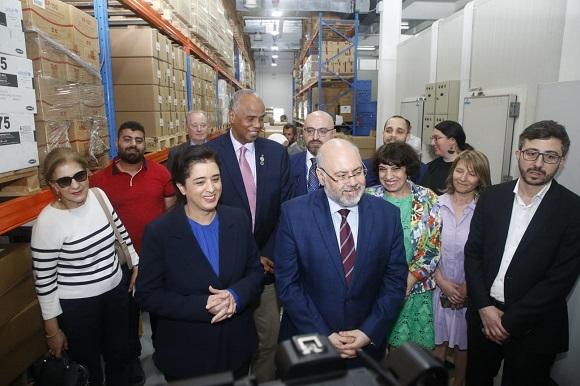 الأبيض جال والمديرة الإقليمية للصحة العالمية على المباني الصحية في الكرنتينا