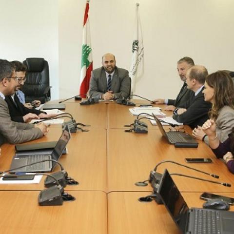 ناصر الدين عقد اجتماع عمل مع بعثة البنك الدولي