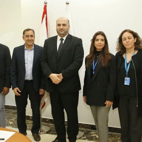 Nassereldine Discusses with a Delegation from the World Bank the Completion of Joint Projects