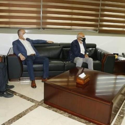 وزير الصحة بحث مع كاريتاس في تنسيق الجهود لاستيراد أدوية وحليب أطفال