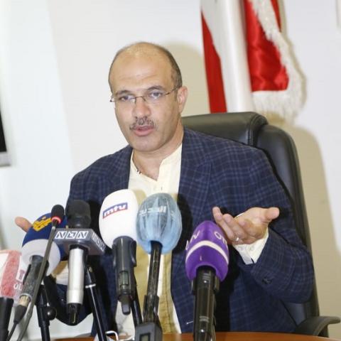 حسن اجتمع مع مستوردي الدواء وبشر باقتراب الفرج
