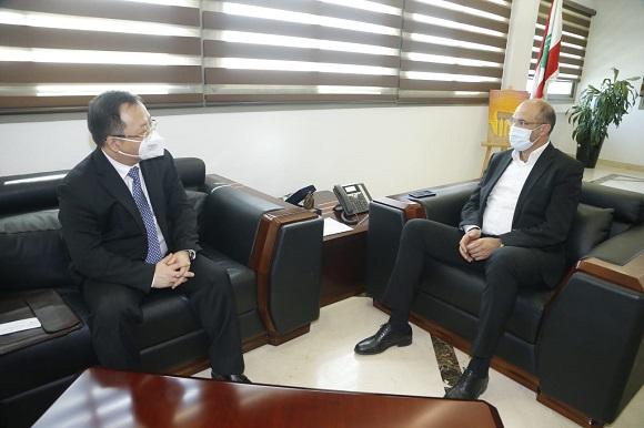 Hasan Chairs a Meeting to Follow up on Warehouses Inspections