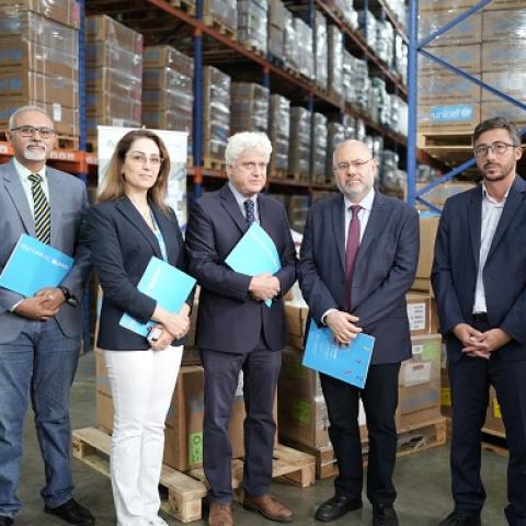 الأبيض تسلم من اليونيسف 33 طناً من المستلزمات الطبيّة الأساسيّة للمساعدة على رفع الجهوزية في حال توسع العدوان