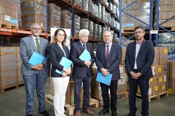 الأبيض تسلم من اليونيسف 33 طناً من المستلزمات الطبيّة الأساسيّة للمساعدة على رفع الجهوزية في حال توسع العدوان