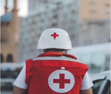 1760 خط ساخن للصليب الأحمر لمتابعة مرضى الكوليرا و140 لخدمات النقل