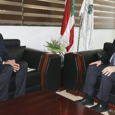 منسق الأمم المتحدة للشؤون الانسانية اكد بعد لقائه الأبيض الحرص على الاستمرار بدعم القطاع الصحي 