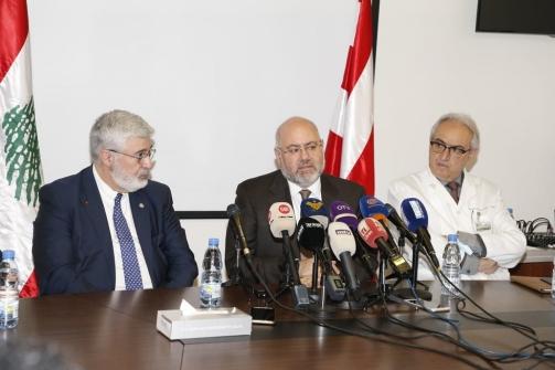مؤتمر صحافي عرض تفاصيل العملية الجراحية الأولى والناجحة لفصل توأم في الأميركية