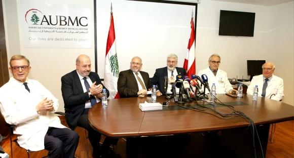 مؤتمر صحافي عرض تفاصيل العملية الجراحية الأولى والناجحة لفصل توأم في الأميركية