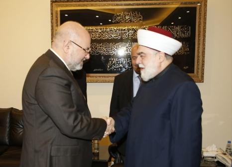 الابيض اطلع المفتي امام على مشاريع صحية لمستشفيات في طرابلس