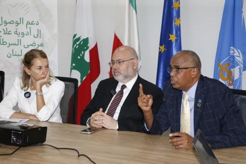 الأبيض تسلم من السفيرة الإيطالية أدوية سرطانية