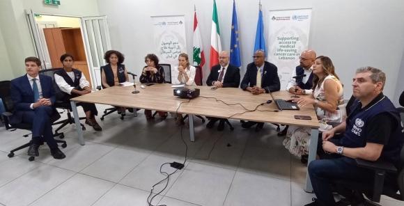 الأبيض تسلم من السفيرة الإيطالية أدوية سرطانية