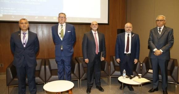 الأبيض افتتح المؤتمر الرابع حول الأورام العصبية في الجامعة الأميركية