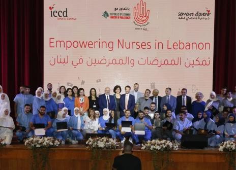 تخريج ممرضات وممرضين شاركوا في برنامج تدريبي في "المعهد الأوروبي للتعاون"